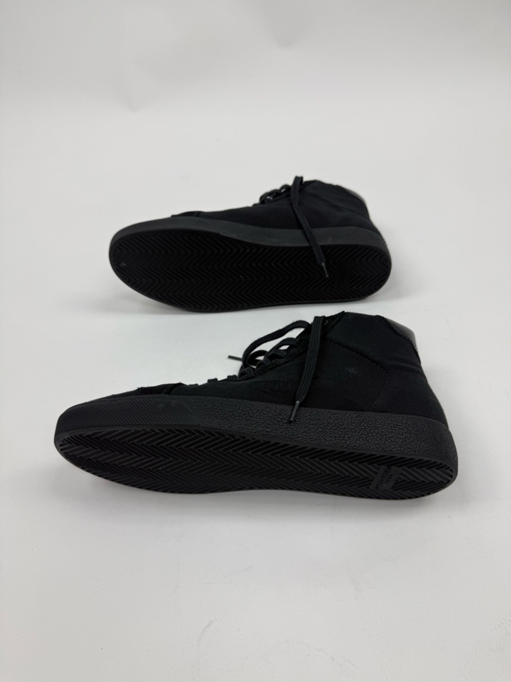 Saint Laurent Men's Black Lace-Up High-Top Sneakers - Picture 5 of 7